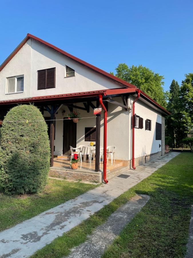 Villa Rozsa Nyaralohaz à Balatonboglár Extérieur photo