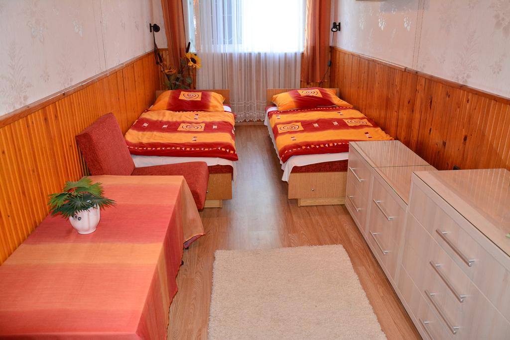Villa Rozsa Nyaralohaz à Balatonboglár Extérieur photo