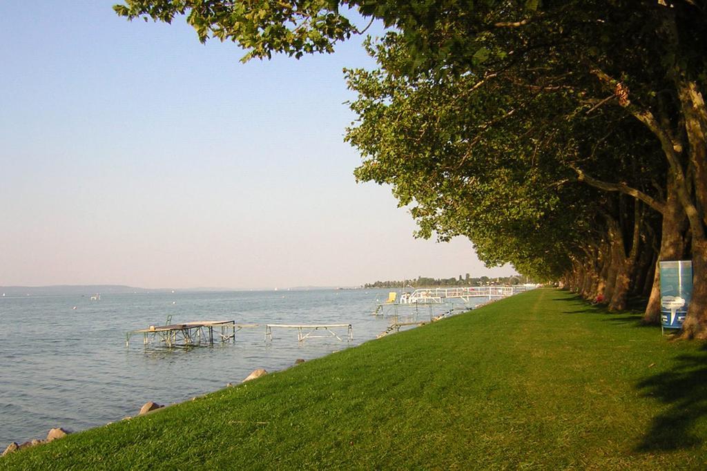Villa Rozsa Nyaralohaz à Balatonboglár Extérieur photo