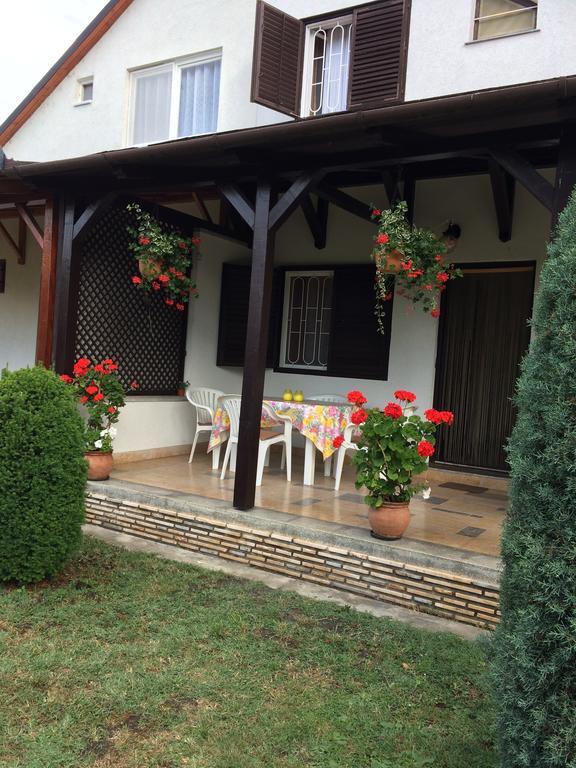 Villa Rozsa Nyaralohaz à Balatonboglár Extérieur photo